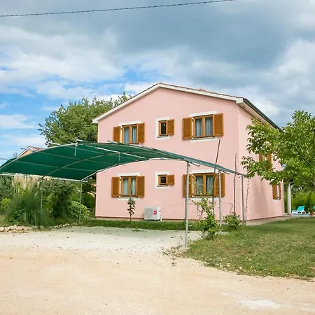Pleasant Valmonida With Pool, Sauna, Gym And Bbq