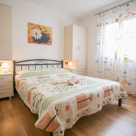 Pleasant Valmonida With Pool, Sauna, Gym And Bbq Žminj