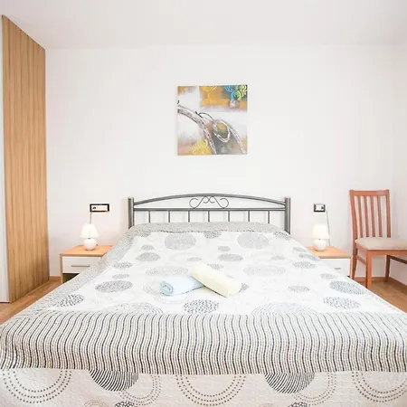 Villa Pleasant Valmonida With Pool, Sauna, Gym And Bbq *